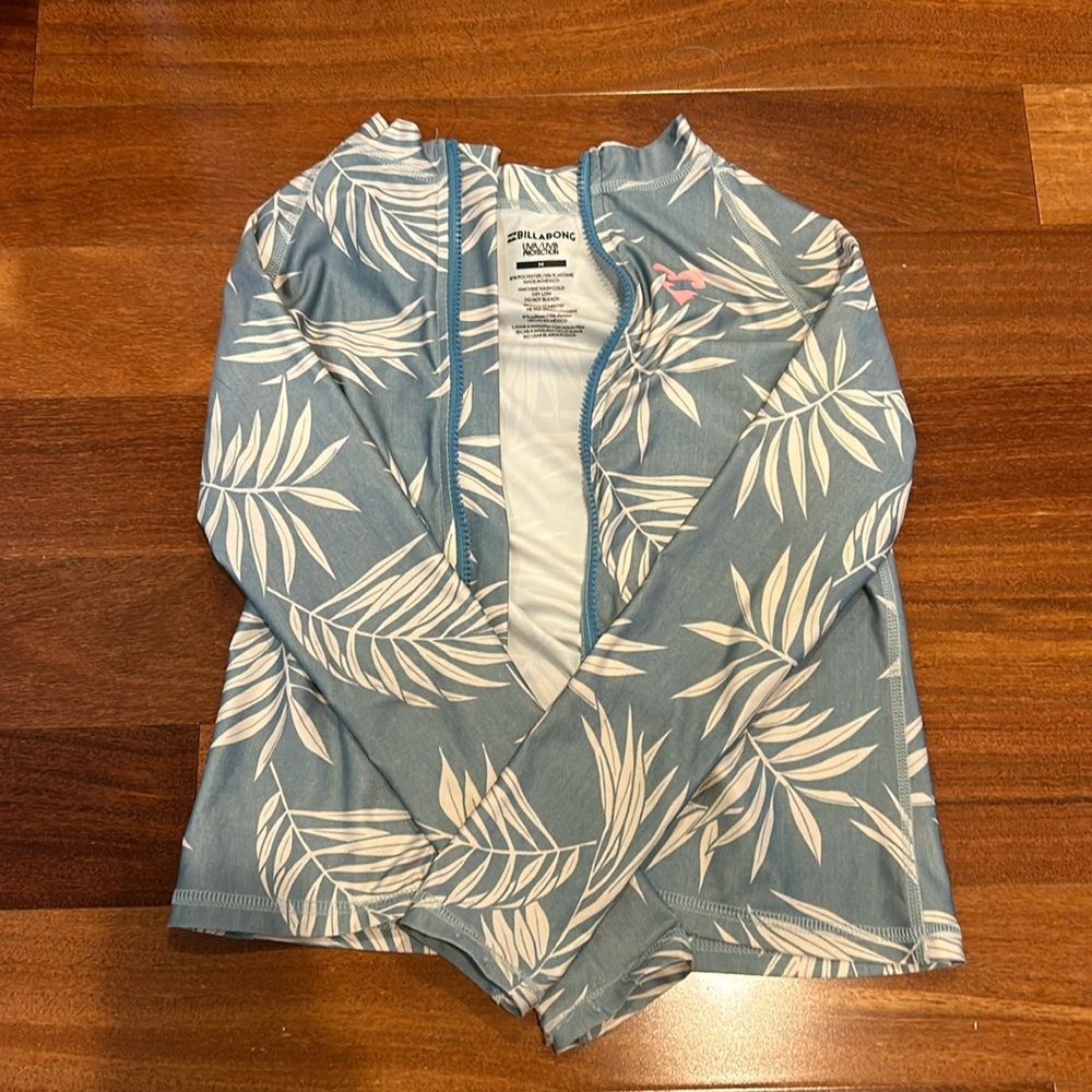 Billabong rash guard. Size medium for kids!